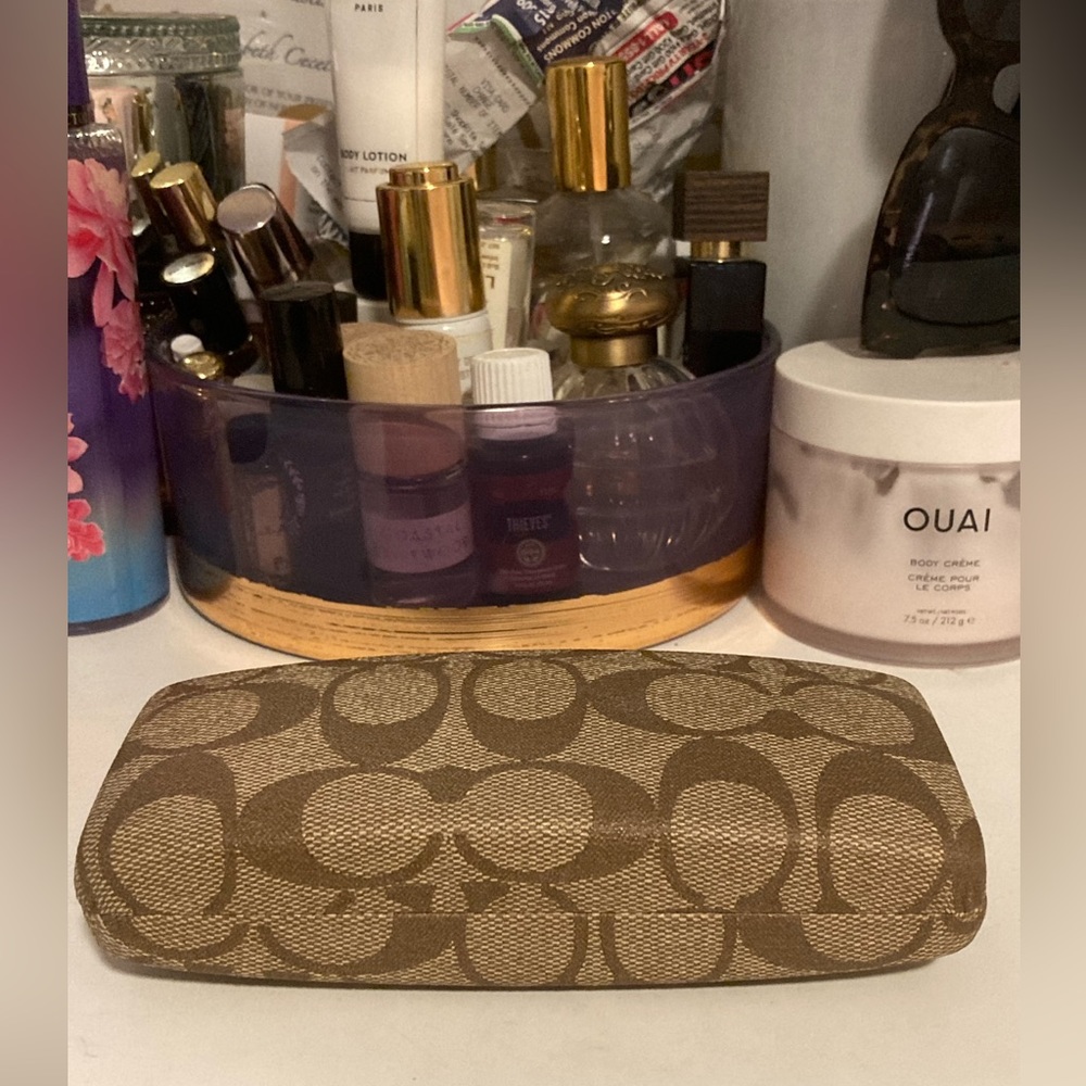Coach sunglasses NWOT with hardcase - Picture 8 of 12